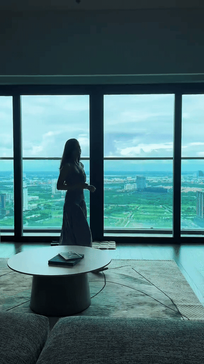 Thiếu gia S&agrave;i th&agrave;nh cưới giảng vi&ecirc;n đại học: Tận hưởng h&ocirc;n nh&acirc;n trong biệt thự view s&ocirc;ng đẹp như phim, chuyện t&igrave;nh cứ ngỡ tiểu thuyết- Ảnh 3.