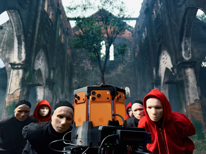 Cũng d&ugrave;ng một loạt iPhone để quay, album trailer &ldquo;HVL&rdquo; của đạo diễn Việt kh&aacute;c g&igrave; bom tấn điện ảnh 28 Years Later?- Ảnh 6.