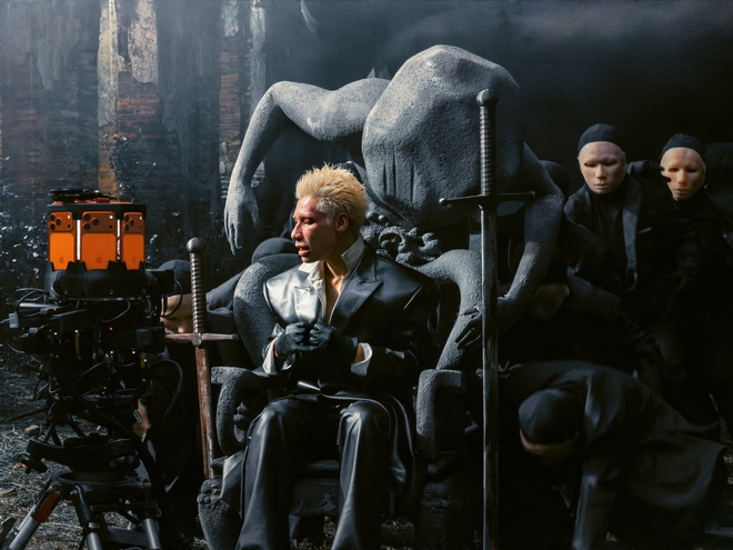 Cũng d&ugrave;ng một loạt iPhone để quay, album trailer &ldquo;HVL&rdquo; của đạo diễn Việt kh&aacute;c g&igrave; bom tấn điện ảnh 28 Years Later?- Ảnh 7.