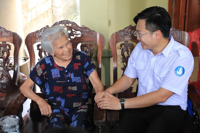 Từ ngòi pháo Chín tháng Giêng đến những cuộc gặp đầy xúc động tại quê hương Bác - Ảnh 8.