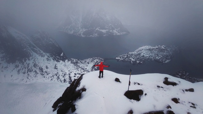 Apple Watch Ultra 3 v&agrave; h&agrave;nh tr&igrave;nh giữa b&atilde;o tuyết của Vinh Nguyễn: &ldquo;Trong một số t&igrave;nh huống, m&igrave;nh xem n&oacute; l&agrave; yếu tố mang t&iacute;nh sống c&ograve;n&rdquo;- Ảnh 4.