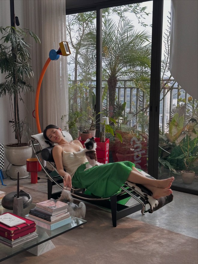 Ngắm kh&ocirc;ng gian sống nghệ như qu&aacute;n cafe của hội chủ shop, giới nh&agrave; gi&agrave;u c&oacute; gu, nghệ sĩ Việt- Ảnh 21.