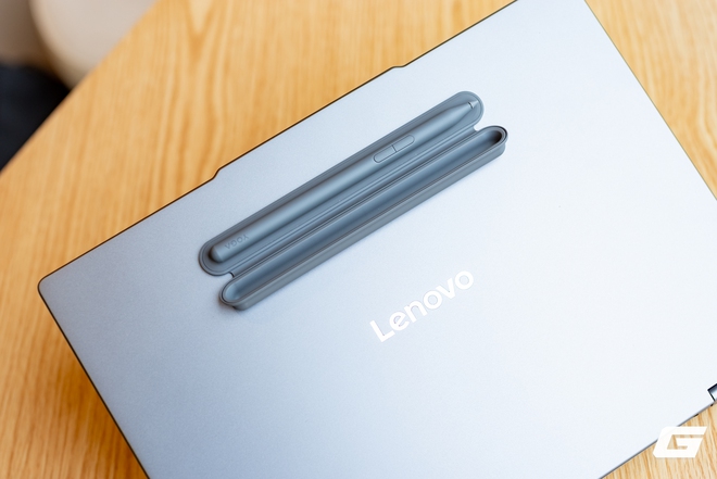 Cận cảnh Lenovo Yoga 7i 2-in-1 Gen 11: Tích hợp Intel Core Ultra thế hệ 3, 32GB RAM, đa dụng mạnh mẽ nhưng vẫn có điểm cần lưu ý - Ảnh 10.