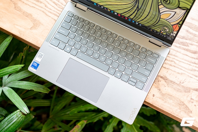 Cận cảnh Lenovo Yoga 7i 2-in-1 Gen 11: Tích hợp Intel Core Ultra thế hệ 3, 32GB RAM, đa dụng mạnh mẽ nhưng vẫn có điểm cần lưu ý - Ảnh 12.
