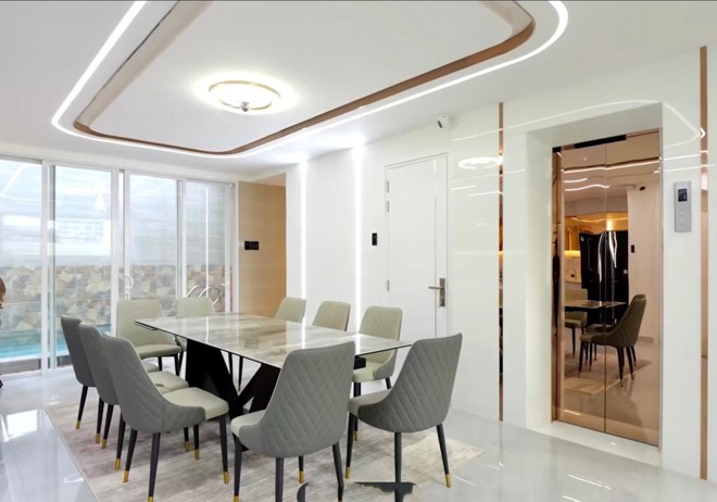 Cặp đ&ocirc;i quyền lực showbiz ở biệt thự ngoại &ocirc; sang như resort 5*: S&acirc;n thượng rộng đến mức c&oacute; thể đạp xe, hồ bơi ri&ecirc;ng trong khu&ocirc;n vi&ecirc;n nh&agrave;- Ảnh 9.