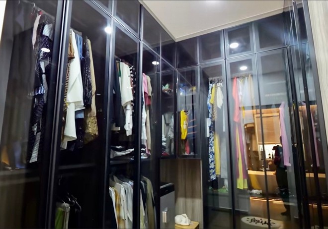 Cặp đ&ocirc;i quyền lực showbiz ở biệt thự ngoại &ocirc; sang như resort 5*: S&acirc;n thượng rộng đến mức c&oacute; thể đạp xe, hồ bơi ri&ecirc;ng trong khu&ocirc;n vi&ecirc;n nh&agrave;- Ảnh 16.