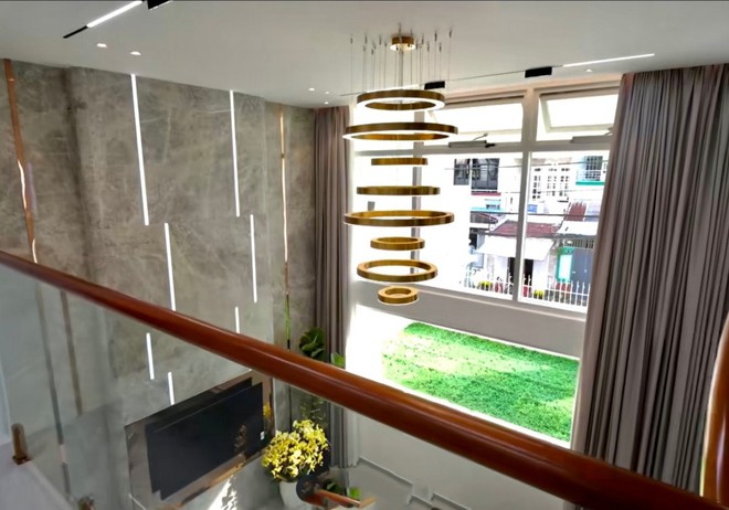 Cặp đ&ocirc;i quyền lực showbiz ở biệt thự ngoại &ocirc; sang như resort 5*: S&acirc;n thượng rộng đến mức c&oacute; thể đạp xe, hồ bơi ri&ecirc;ng trong khu&ocirc;n vi&ecirc;n nh&agrave;- Ảnh 6.