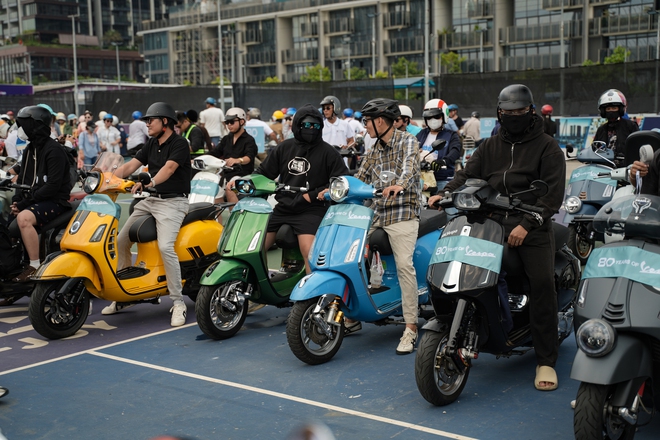 Đi Vespa kh&ocirc;ng đơn giản l&agrave; &ldquo;chạy xe&rdquo;, đ&oacute; l&agrave; một kiểu &ldquo;tr&igrave;nh diễn di sản&rdquo; - Ảnh 12.