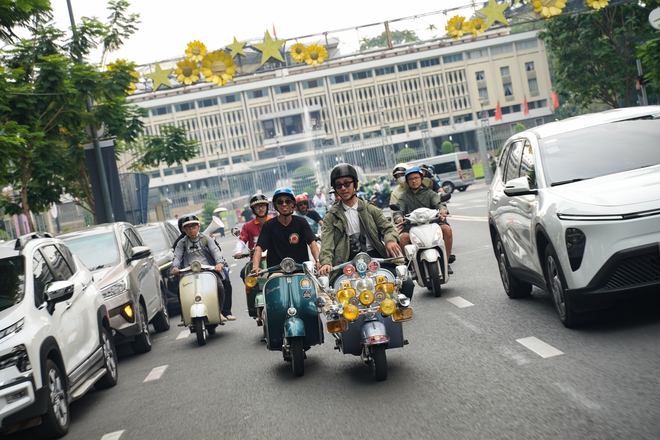Đi Vespa kh&ocirc;ng đơn giản l&agrave; &ldquo;chạy xe&rdquo;, đ&oacute; l&agrave; một kiểu &ldquo;tr&igrave;nh diễn di sản&rdquo; - Ảnh 17.