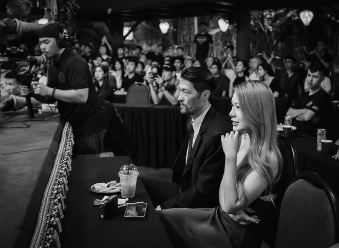 Chuyện t&igrave;nh &ldquo;ch&uacute; - ch&aacute;u&rdquo; lệch 24 tuổi của Johnny Tr&iacute; Nguyễn: Bạn g&aacute;i tung clip để lộ h&agrave;nh động t&igrave;nh tứ - Ảnh 4.