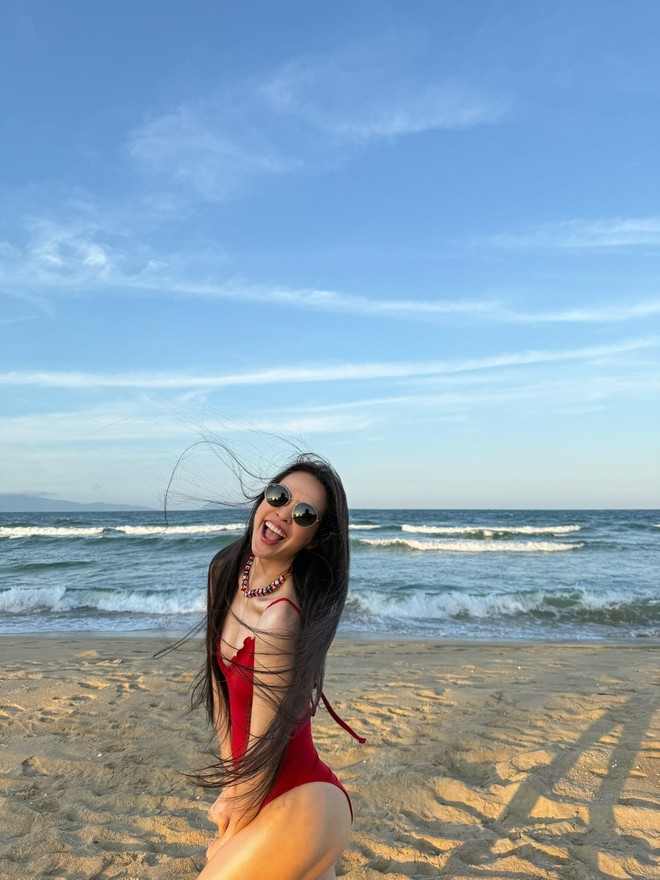 Hiền Thục tuổi 45 vẫn mướt mượt như gái đôi tươi: Rất chú trọng chăm sóc sức khỏe kiểu này để chống già đỉnh của chóp- Ảnh 1.