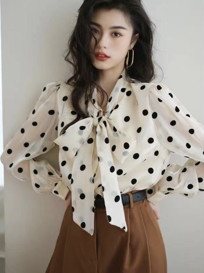 Từ áo chấm bi đến son đỏ: Style Hồng Kông thập niên 90 vẫn khiến phái đẹp mê mệt, Ngô Thanh Vân cũng không thể cưỡng lại - Ảnh 14.
