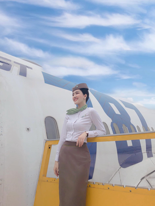 Nữ tiếp vi&ecirc;n h&agrave;ng m&uacute;a tr&ecirc;n m&aacute;y bay g&acirc;y sốt 7 năm trước: Đ&atilde; nghỉ việc, lăn xả từ s&acirc;n pickleball đến yoga- Ảnh 5.