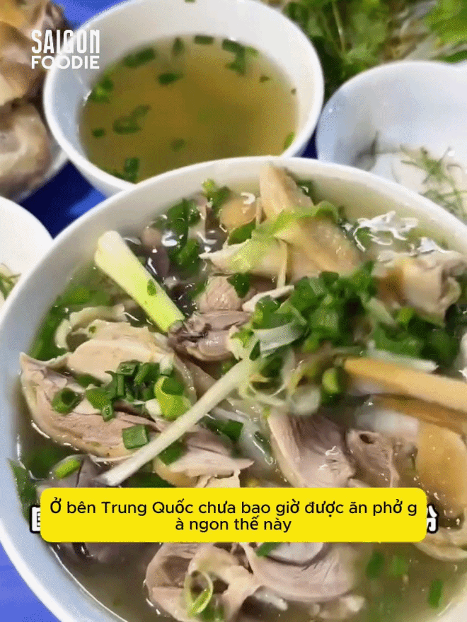 Nữ du khách Trung Quốc đến Hà Nội ăn 8 bữa một ngày, khuyên mọi người "nhất định phải mang theo bạn trai" - Ảnh 4.