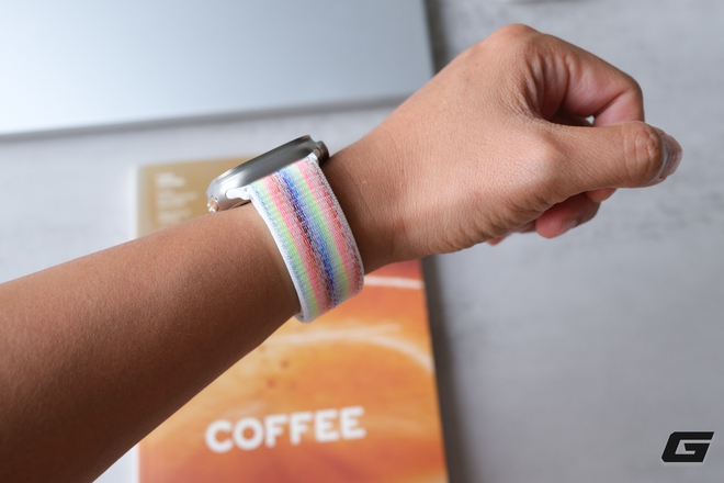 Trên tay dây đeo Apple Watch Pride Edition 2026: Có lẽ là phiên bản Pride đẹp nhất nhiều năm qua - Ảnh 11.