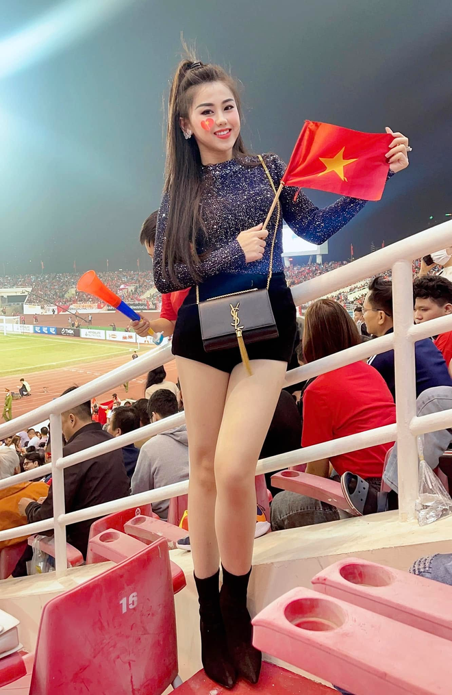 C&ocirc; g&aacute;i Hải Ph&ograve;ng từng l&agrave; mỹ nh&acirc;n N&oacute;ng C&ugrave;ng FIFA World Cup 8 năm trước, cuộc sống hiện tại g&acirc;y bất ngờ - Ảnh 4.