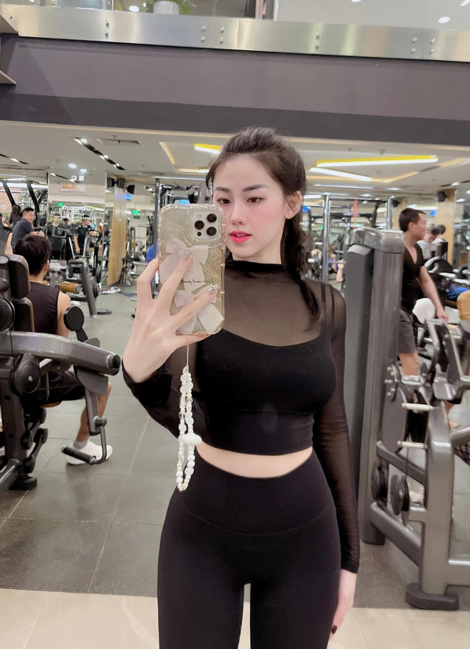C&ocirc; g&aacute;i Hải Ph&ograve;ng từng l&agrave; mỹ nh&acirc;n N&oacute;ng C&ugrave;ng FIFA World Cup 8 năm trước, cuộc sống hiện tại g&acirc;y bất ngờ - Ảnh 17.