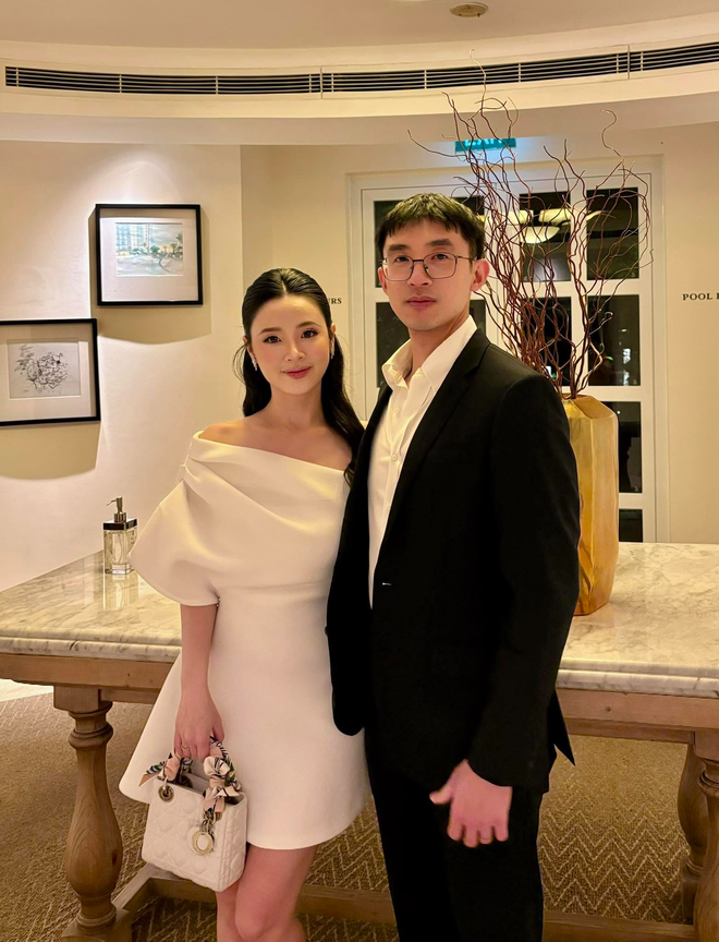 Con trai Chủ tịch nổi tiếng dùng “thuật ẩn thân” để yêu mỹ nhân showbiz: Lấy vợ mới lộ mặt, cưới xong thay đổi 180 độ - Ảnh 11.
