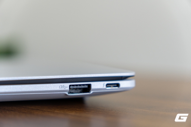 ASUS ExpertBook Ultra: flagship laptop doanh nghiệp giá 100 triệu, nặng chưa đến 1kg mà sức mạnh không thể xem nhẹ - Ảnh 9.