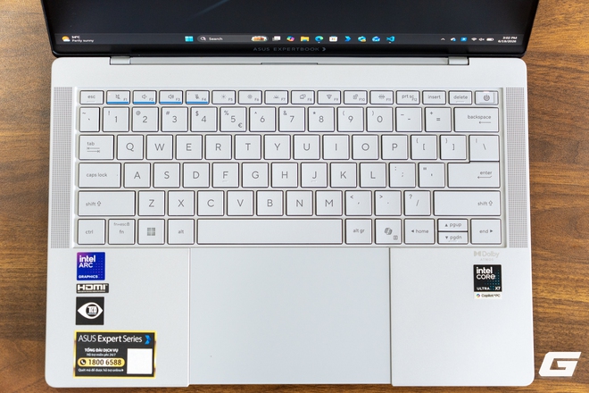 ASUS ExpertBook Ultra: flagship laptop doanh nghiệp giá 100 triệu, nặng chưa đến 1kg mà sức mạnh không thể xem nhẹ - Ảnh 24.