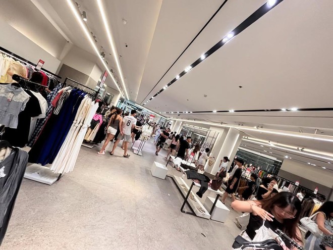 Zara đang sale lớn nhất năm: Có món giảm hơn 50%, nhiều size đẹp 