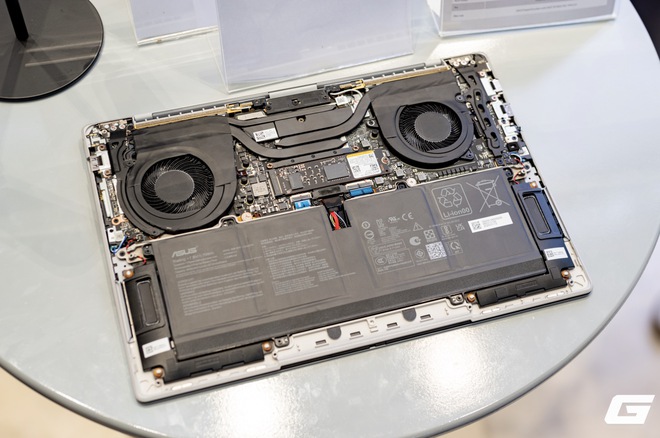 ASUS ExpertBook Ultra: flagship laptop doanh nghiệp giá 100 triệu, nặng chưa đến 1kg mà sức mạnh không thể xem nhẹ - Ảnh 39.