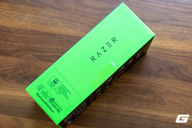 Tr&ecirc;n tay Razer Seiren V3 Pro: Chiếc microphone XLR đầu ti&ecirc;n v&agrave; cũng &ldquo;chuẩn studio&rdquo; nhất của Razer- Ảnh 3.
