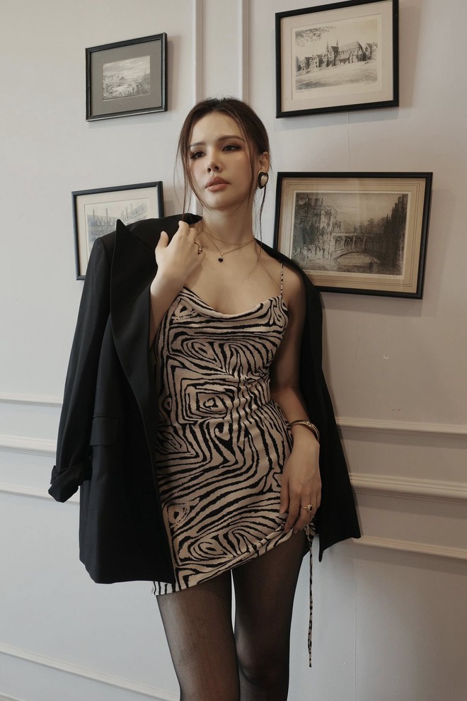 Một phu nhân hào môn có kiểu giảm cân không giống ai, dân mạng đồng loạt xuýt xoa muốn gọt dáng chuẩn phải cỡ này!- Ảnh 2. Một phu nhân hào môn có kiểu giảm cân không giống ai, dân mạng đồng loạt xuýt xoa muốn gọt dáng chuẩn phải cỡ này!- Ảnh 2.