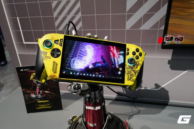 Dạo quanh gian h&agrave;ng ASUS ROG tại Computex 2026: Laptop SCAR 18 với m&agrave;n 4K 240Hz, Xbox Ally kỷ niệm 20 năm v&agrave; concept handheld đầy hứa hẹn - Ảnh 19.