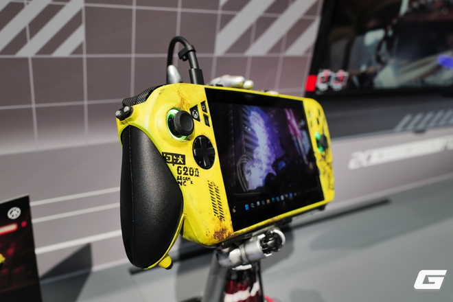 Dạo quanh gian h&agrave;ng ASUS ROG tại Computex 2026: Laptop SCAR 18 với m&agrave;n 4K 240Hz, Xbox Ally kỷ niệm 20 năm v&agrave; concept handheld đầy hứa hẹn - Ảnh 20.