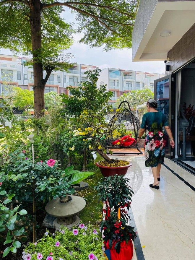 Mẹ đơn th&acirc;n ng&agrave;y c&agrave;ng n&oacute;ng bỏng sau ly h&ocirc;n, l&agrave; nghệ sĩ, "nữ chủ tịch" sống trong biệt thự 20 tỷ - Ảnh 9.