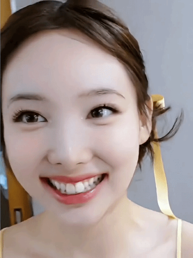 "Mỹ nữ răng thỏ" khiến cả ch&acirc;u &Aacute; si m&ecirc;: Mặt b&uacute;ng ra sữa d&ugrave; đ&atilde; 30 tuổi, style đời thường đẹp th&ocirc;i nh&eacute;- Ảnh 4.