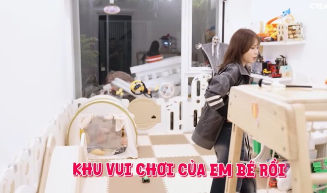 Mỹ nh&acirc;n showbiz 35 tuổi cưới chồng đại gia: Ở biệt thự h&agrave;ng chục tỷ, chi tiết nhỏ trong nh&agrave; h&eacute; lộ độ cưng chiều của &ocirc;ng x&atilde;- Ảnh 9.
