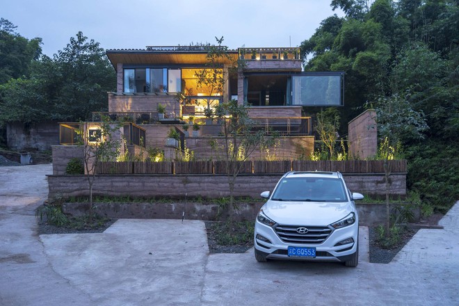 Chàng trai chi 6,5 tỷ xây nhà 300m2 trên núi sống chill cùng gia đình - Ảnh 6.