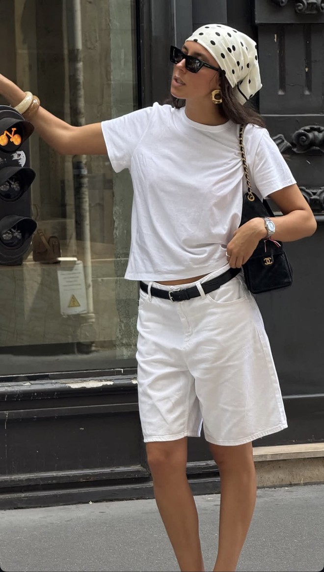 Quần shorts đang được hội “cool girl” nâng tầm: Mix đúng kiểu vừa mát vừa sang, mặc cả hè không chán- Ảnh 7. Quần shorts đang được hội “cool girl” nâng tầm: Mix đúng kiểu vừa mát vừa sang, mặc cả hè không chán- Ảnh 7.