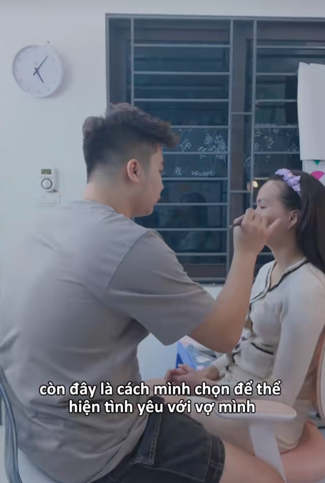 Anh chồng bước ra từ tiểu thuyết: Tự học make up để trang điểm cho vợ, màn "lột xác" của cô vợ mới khiến hội chị em xuýt xoa- Ảnh 1.