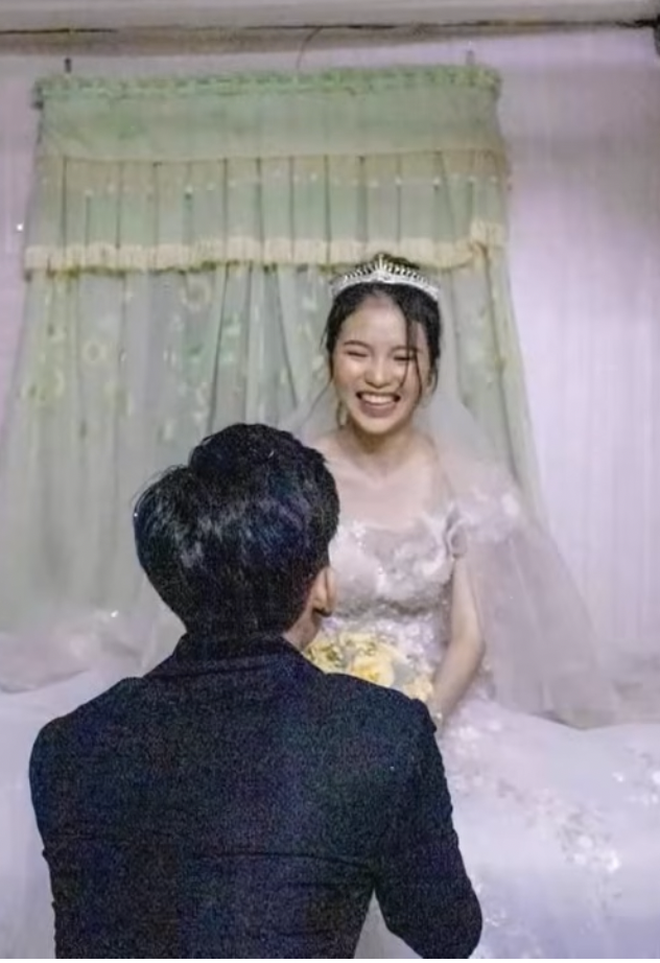 Chuyện xin bố mẹ cưới vợ của chàng trai 2k đang viral MXH: "Mẹ nuôi được 4 chị em con thì mẹ nuôi nốt bạn ấy đi"- Ảnh 1.