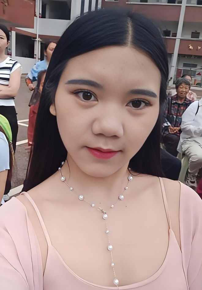 Chỉ vì 8 video "lên đồ" đi họp phụ huynh, một bà mẹ trẻ bị bàn tán khắp mạng xã hội - Ảnh 2.