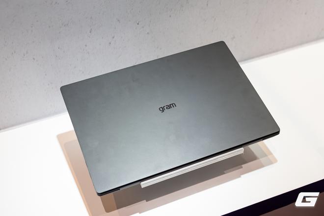 LG gram AI 2026 ra mắt tại Việt Nam: Laptop si&ecirc;u nhẹ t&iacute;ch hợp nền tảng Dual AI d&ugrave;ng được cả khi ngoại tuyến - Ảnh 9.