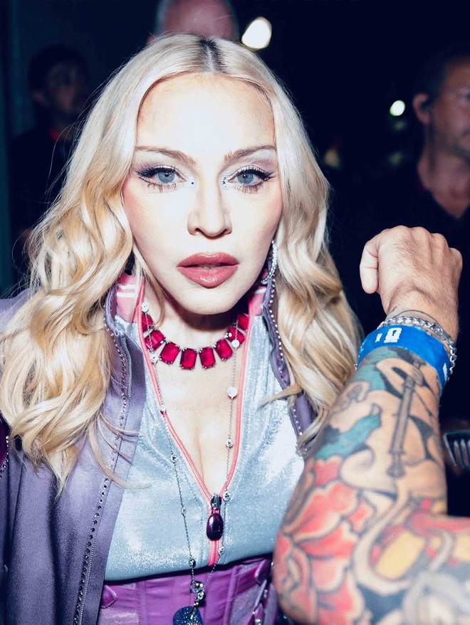 Madonna U70 trẻ như mới 35, visual trong chung kết World Cup 2026 đập tan định kiến phụ nữ lớn tuổi là già xấu - Ảnh 7.