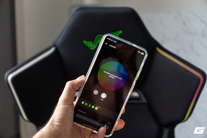 Trải nghiệm Soma Chroma: Ghế gaming RGB "kh&ocirc;ng d&acirc;y" 17,5 triệu đồng của Razer c&oacute; g&igrave; đ&aacute;ng ch&uacute; &yacute; - Ảnh 39.