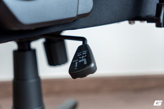 Trải nghiệm Soma Chroma: Ghế gaming RGB "kh&ocirc;ng d&acirc;y" 17,5 triệu đồng của Razer c&oacute; g&igrave; đ&aacute;ng ch&uacute; &yacute; - Ảnh 28.