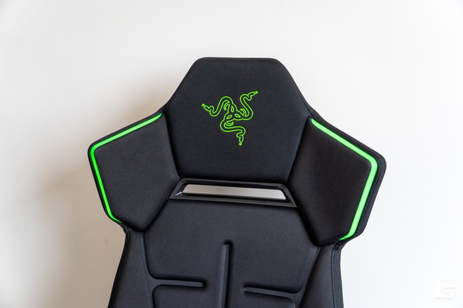 Trải nghiệm Soma Chroma: Ghế gaming RGB "kh&ocirc;ng d&acirc;y" 17,5 triệu đồng của Razer c&oacute; g&igrave; đ&aacute;ng ch&uacute; &yacute; - Ảnh 15.