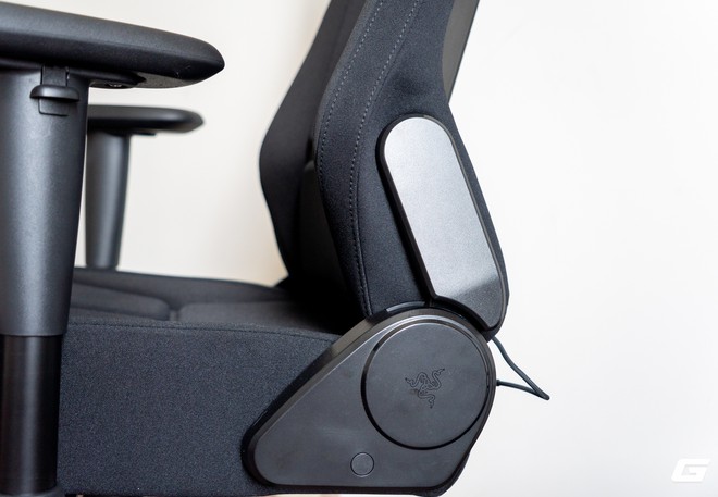 Trải nghiệm Soma Chroma: Ghế gaming RGB "kh&ocirc;ng d&acirc;y" 17,5 triệu đồng của Razer c&oacute; g&igrave; đ&aacute;ng ch&uacute; &yacute; - Ảnh 26.