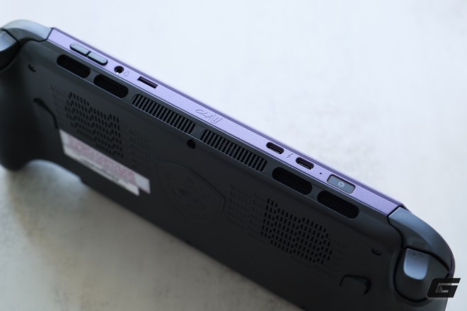 Tr&ecirc;n tay MSI Claw 8 EX AI+: Chip Intel Arc G3 Extreme, m&agrave;n h&igrave;nh lớn hơn, cầm sướng hơn, thiết kế cũng kh&aacute;c hẳn - Ảnh 16.