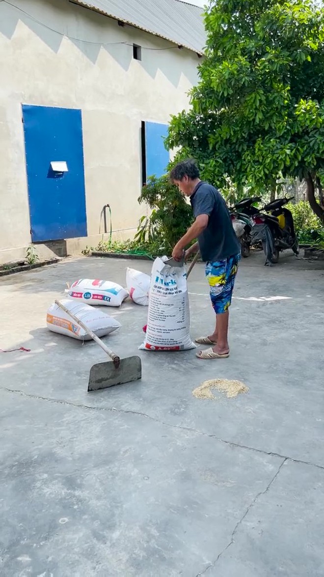 Căn nh&agrave; tuềnh to&agrave;ng ở qu&ecirc; của b&agrave; Tuyết k&ecirc;nh "Ăn C&ugrave;ng B&agrave; Tuyết" - Ảnh 8.