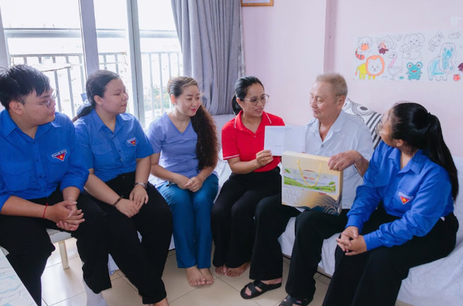 &ldquo;Nghĩa t&igrave;nh da cam&rdquo; &ndash; Khi những người trẻ chọn c&aacute;ch tri &acirc;n bằng h&agrave;nh động - Ảnh 3.