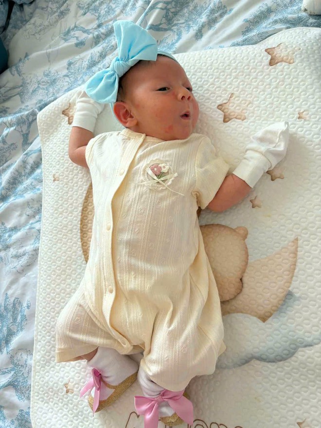 Tina Yuan làm đầy tháng cho con gái ở Singapore, mâm cỗ đậm nếp Việt - Ảnh 2.