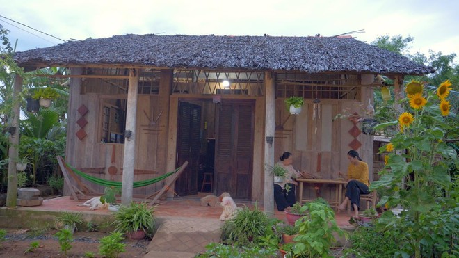 Căn nhà ở quê của mỹ nhân Vĩnh Long từng đội vương miện 1,5 tỷ, nay bán cá khô - Ảnh 8.