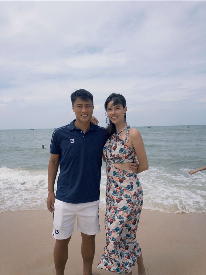 Mỹ nh&acirc;n miền T&acirc;y cao 1m78 lấy chồng l&agrave; cầu thủ, 10 năm h&ocirc;n nh&acirc;n hạnh ph&uacute;c, li&ecirc;n tục được chồng tặng từ biệt thự đến xe sang - Ảnh 2.